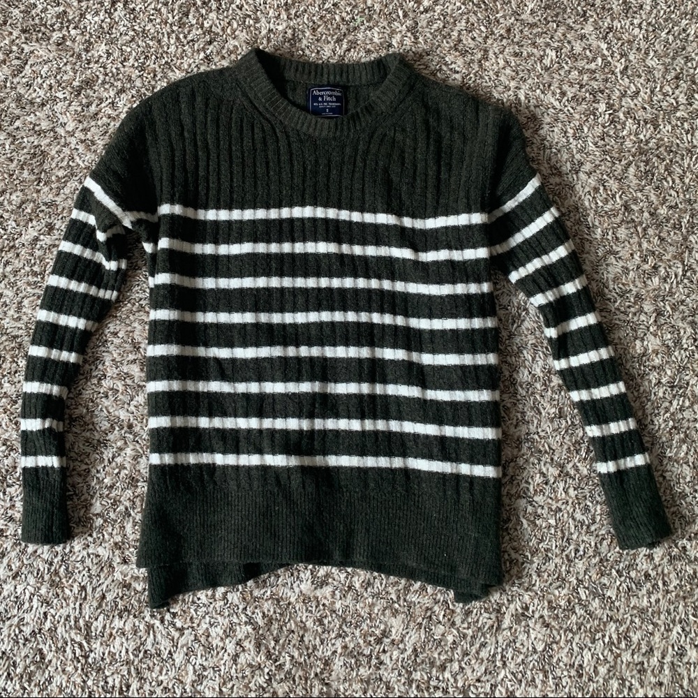 Abercrombie & Fitch sweater